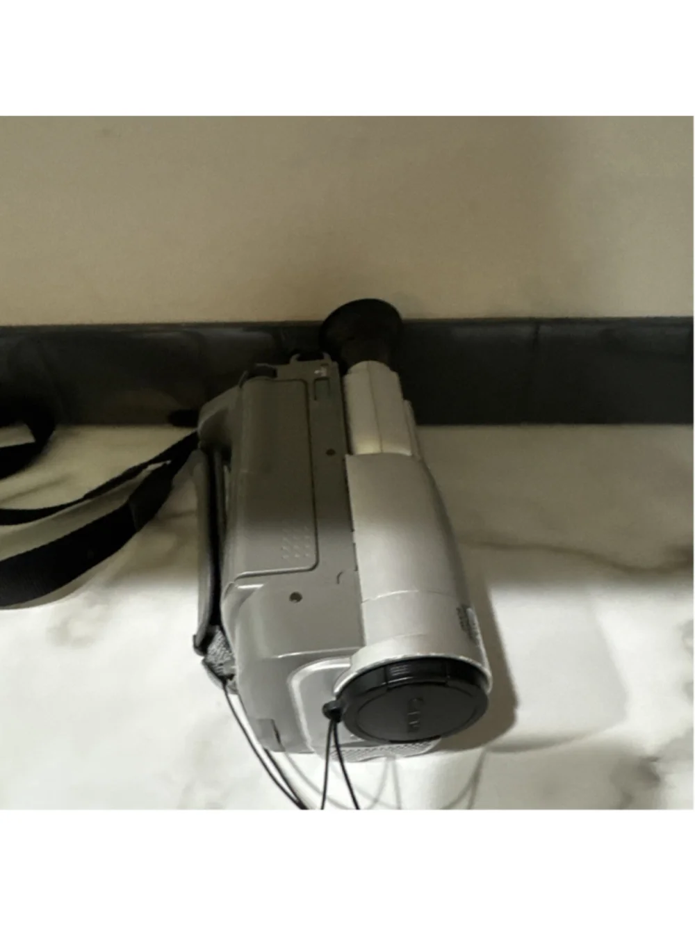 Canon ES410V Hi8 8mm Camcorder 500X Zoom Tested Works No Charger Or Cords Read